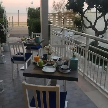 לינה וארוחת בוקר S.anna *