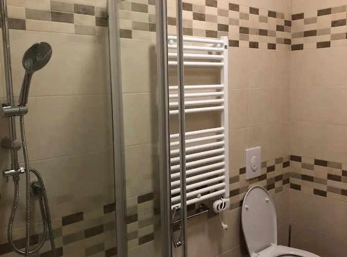 לינה וארוחת בוקר S.anna *