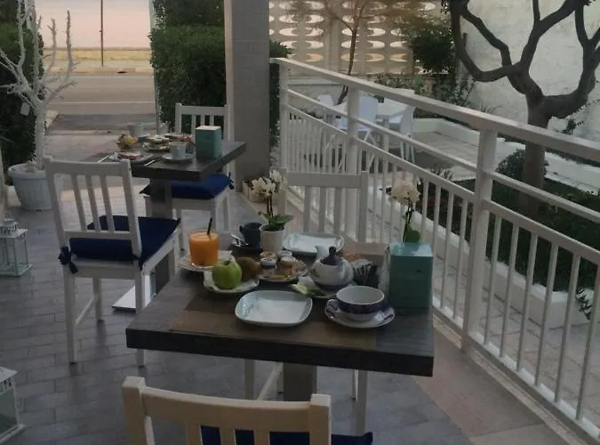 לינה וארוחת בוקר S.anna *