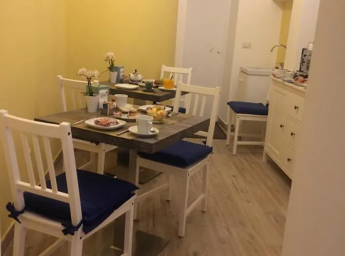 S.anna לינה וארוחת בוקר *