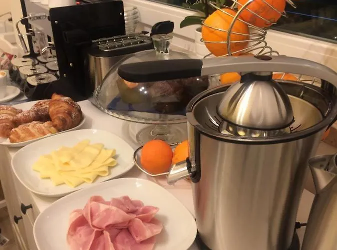 לינה וארוחת בוקר S.anna בארי